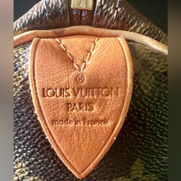 Auth Louis Vuitton Monogram Speedy 30 with Lock and Key - Picture 2 of 15